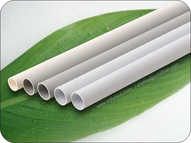 لوله برق پلاستیکی سفید